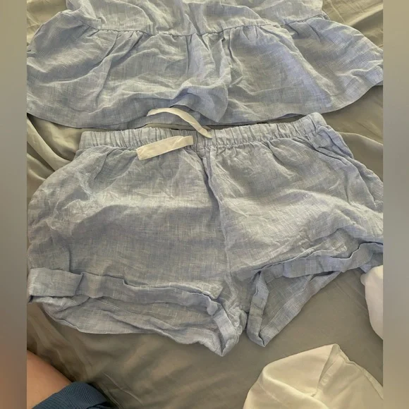 Sant and Abel 100% Linen Blue Tank With Golden Embroidered Crown & Shorts - Picture 3 of 7